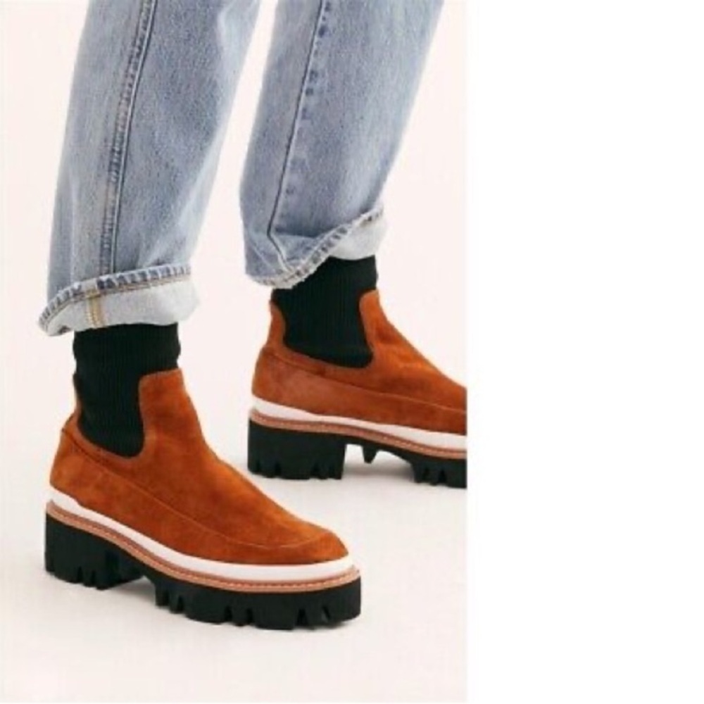 FREE PEOPLE Gee Wawa Ellis Chelsea Boots - Picture 2 of 16